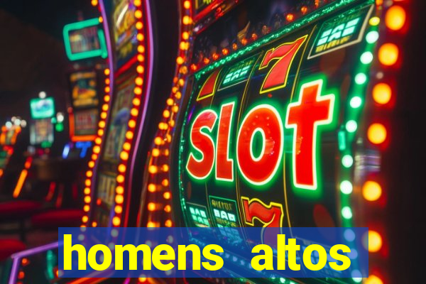 homens altos sarados pelados